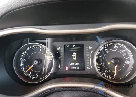 2016 Jeep Cherokee Altitude z USA, uszkodzony, nr VIN 1C4PJMCS2GW210624